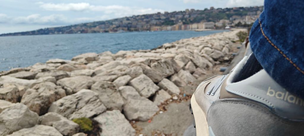 New Balance 475 being worn by Lingomare in Naples