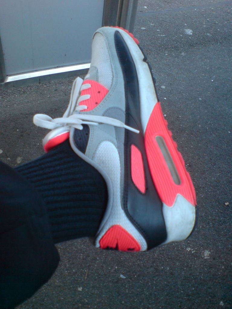 nike air max 90 2020 inner side profile taken on sony erricsson cybershot grainy image